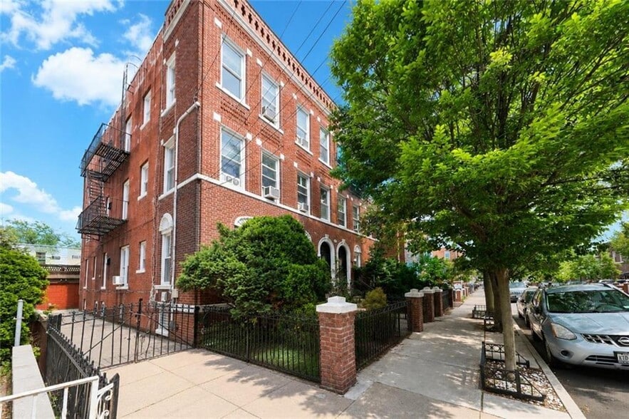 More Photos Of 1871 W 13th St, Brooklyn Apartments For Sale