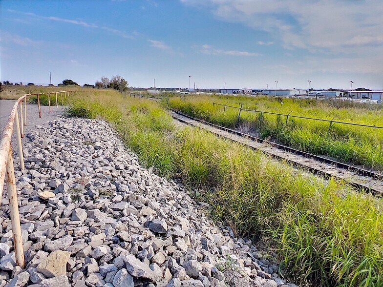 More Photos Of 1717 S 28th St, Clinton Distribution For Lease