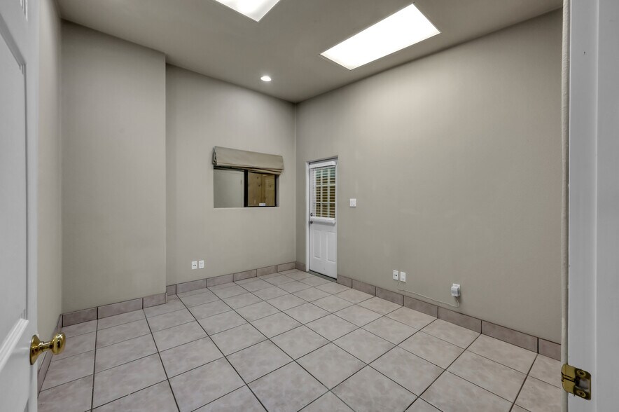 More Photos Of 32219 Tamina Rd, Magnolia Distribution For Lease