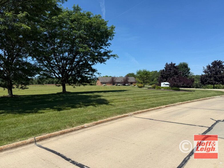 More Photos Of 1680 Industrial Pky, Brunswick Office For Sale