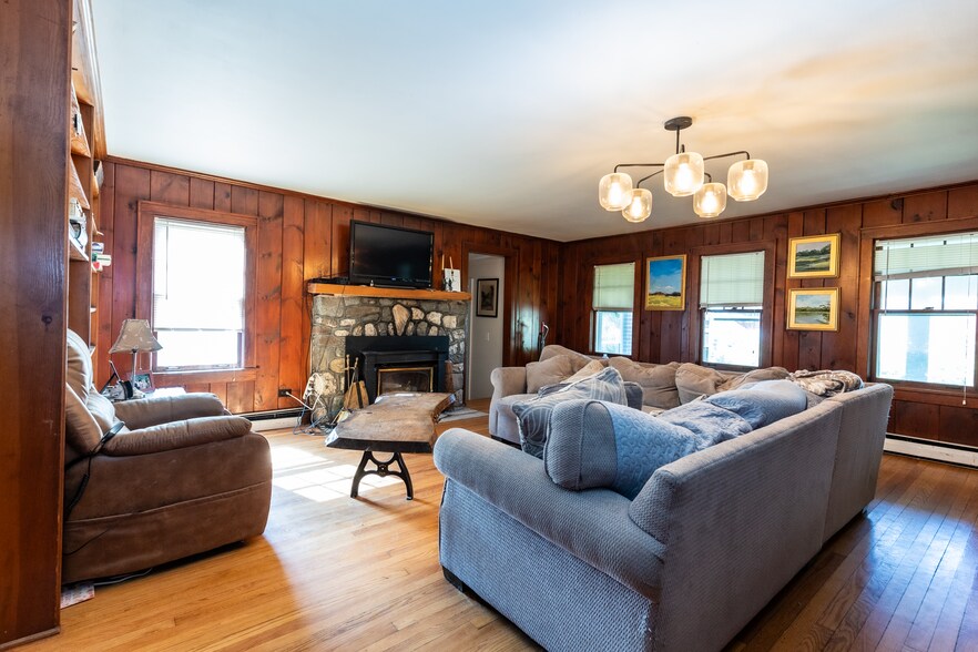 More Photos Of 4 Whitman Rd, Stephentown Sports And Entertainment For Sale