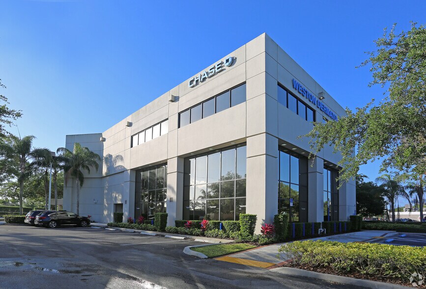 More Photos Of 1040 Weston Rd, Weston Medical For Lease