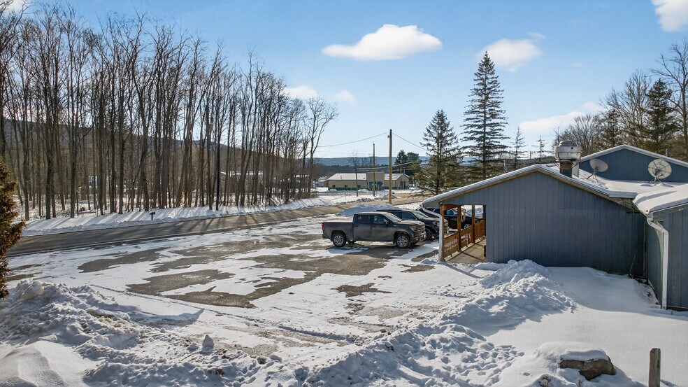 More Photos Of 2862 Guyanoga Rd, Branchport General Retail For Sale