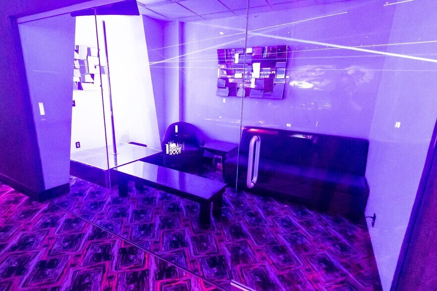 More Photos Of 5957 Terminal Avenue Ave, Colorado Springs Bar For Sale
