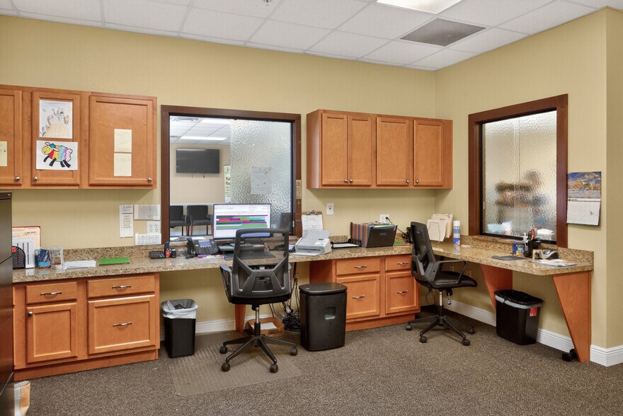 More Photos Of 733 & 737 County Road 466, Lady Lake Medical For Sale