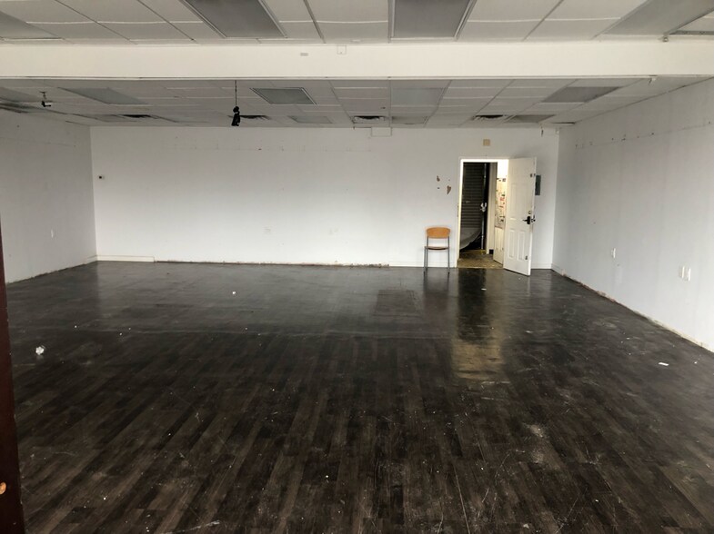 More Photos Of 4734 Sunrise Hwy, Massapequa Park Storefront For Lease