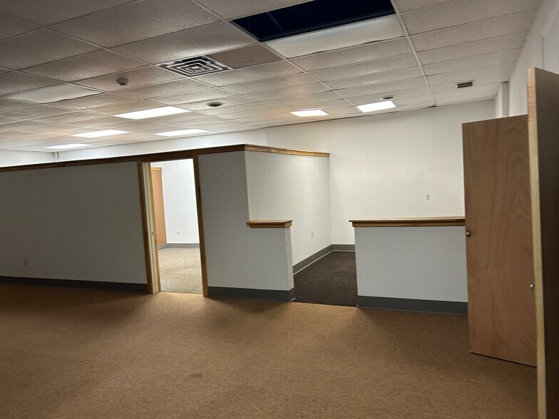 More Photos Of 277 N Winton Rd, Rochester General Retail For Sale