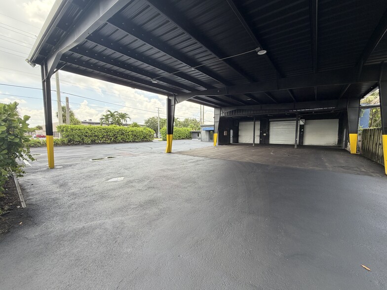 More Photos Of 2600 SW 3rd Ave, Fort Lauderdale Light Distribution For Sale