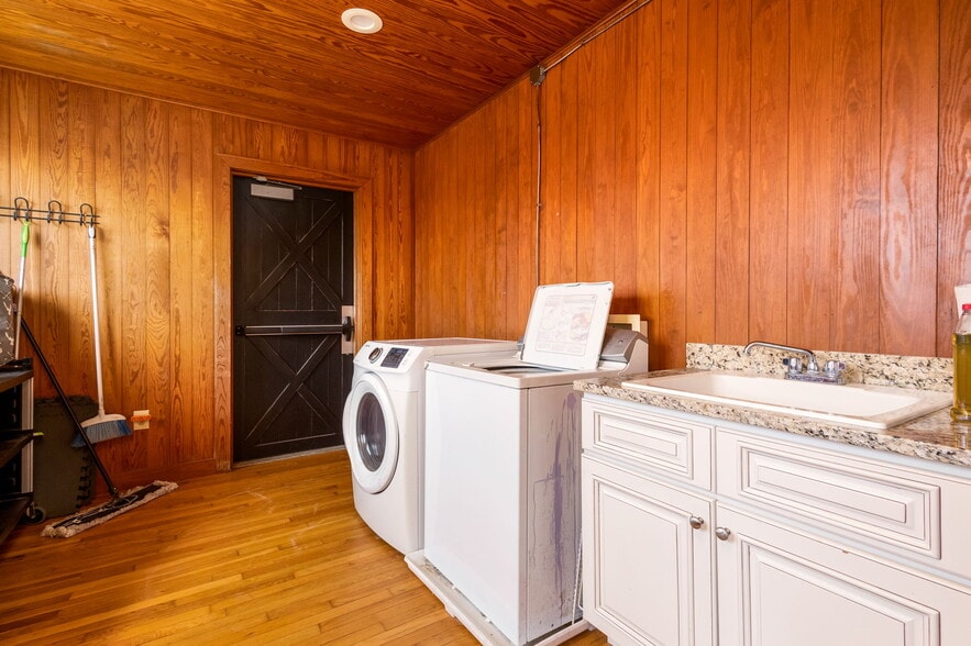 More Photos Of 12298 Croton Rd, Croton Specialty For Sale