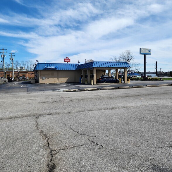 More Photos Of 405 Leighway Dr, Richmond Bank For Sale