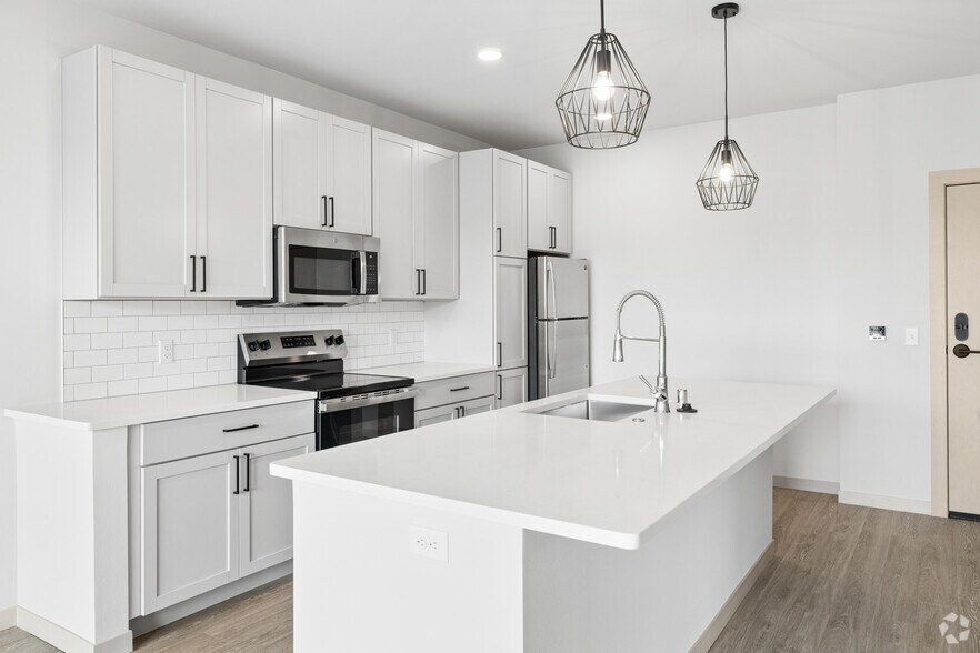 More Photos Of 8309 Greenway Blvd, Middleton Apartments For Lease