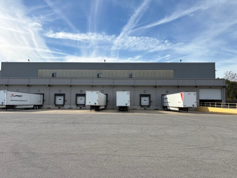 More Photos Of 408 S Byrkit St, Mishawaka Industrial For Lease