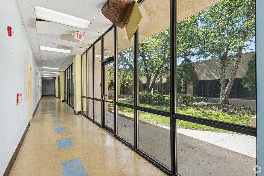 More Photos Of 3806 N Main St, Columbia Schools For Sale
