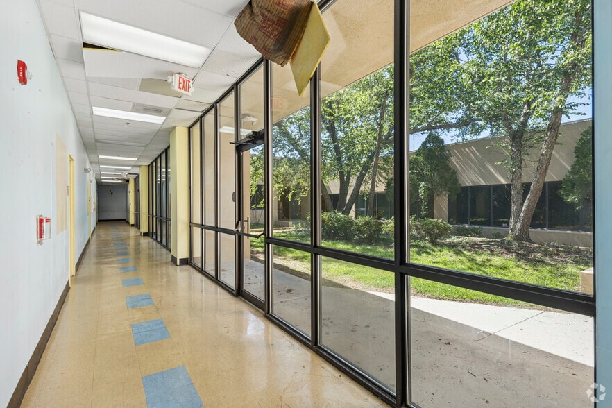 More Photos Of 3806 N Main St, Columbia Schools For Sale