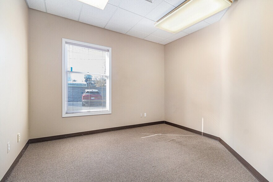 More Photos Of 27332 Woodward Ave, Royal Oak Office Residential For Lease