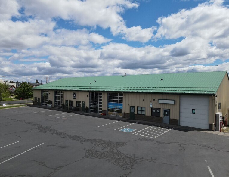 Primary Photo Of 1177 SE 9th St, Bend Warehouse For Sale