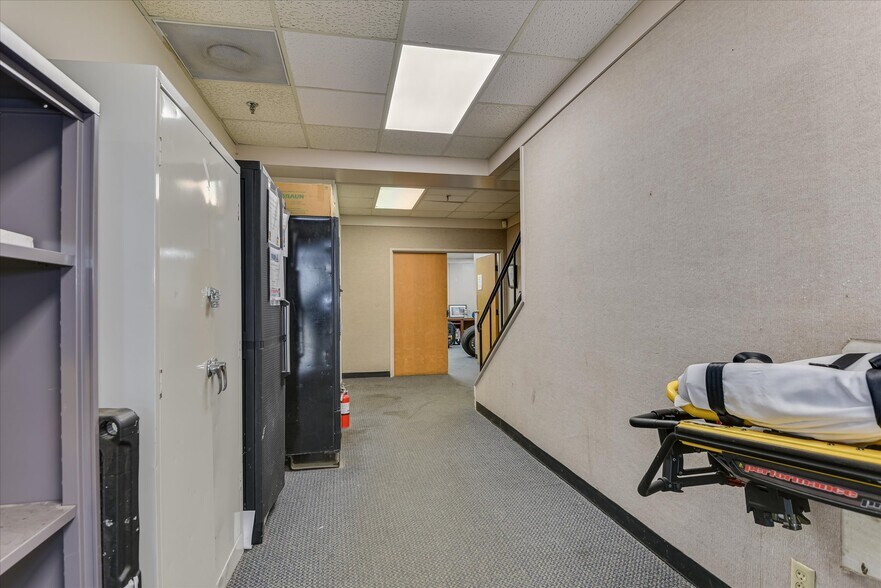 More Photos Of 1089 Augusta Rd, Warrenville Office For Sale