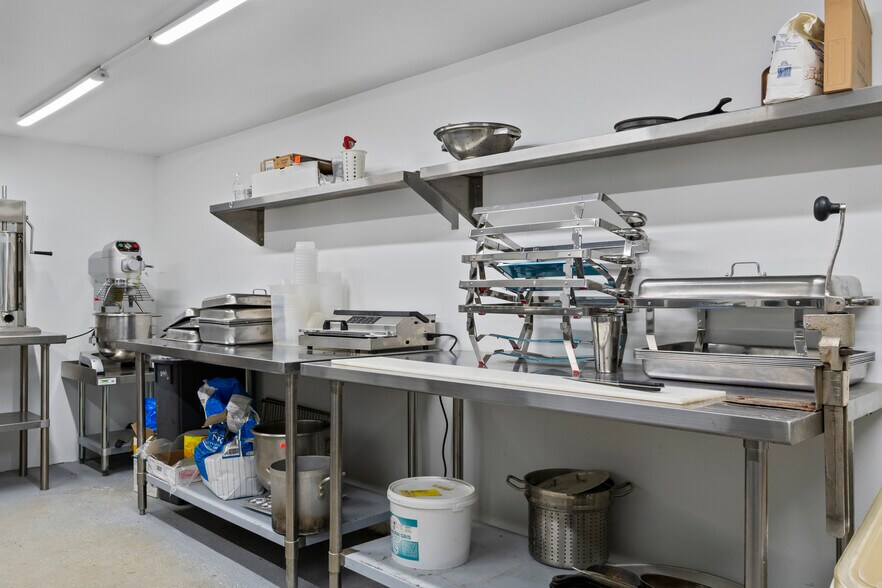 More Photos Of 357 W Main St, Searsport Freestanding For Sale