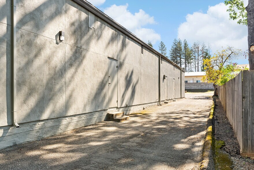 More Photos Of 7126 Skyway, Paradise Storefront Retail Office For Sale