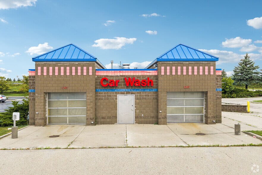 More Photos Of 3632 S Taylor Dr, Sheboygan Carwash For Sale
