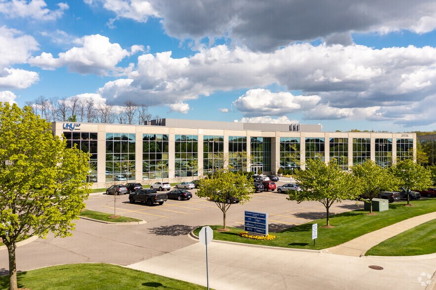 More Photos Of 27725 Stansbury Blvd, Farmington Hills Office For Lease