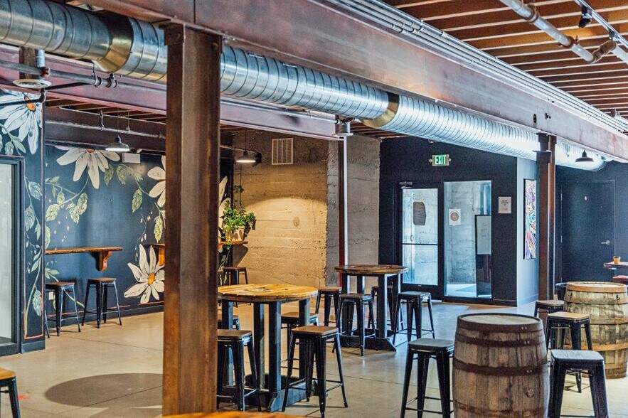 More Photos Of 794 Pine St, Muskegon Coworking Space