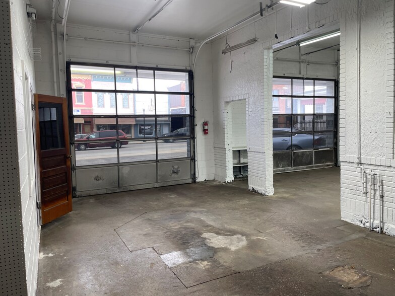 More Photos Of 530 N Main St, Piqua Auto Repair For Lease