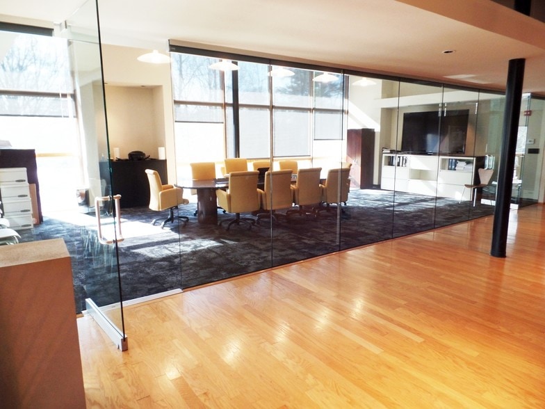 More Photos Of 5424 Glenridge Dr NE, Atlanta Office For Sale
