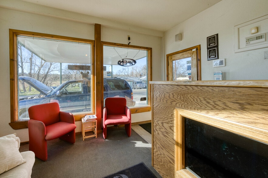 More Photos Of 33246 Auberry Rd, Auberry Freestanding For Sale