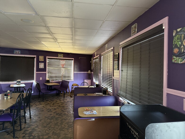 More Photos Of 16 Ila Rd, Commerce Restaurant For Lease