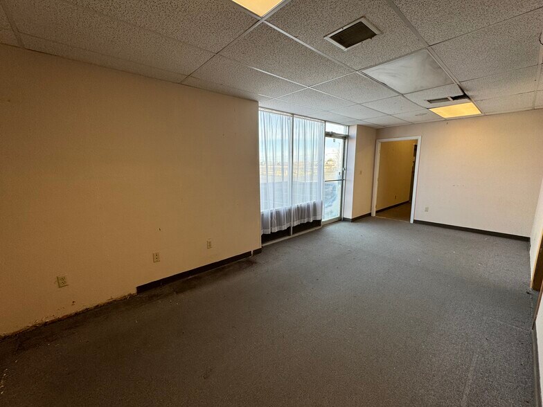 More Photos Of 2458 I 70 Business Loop, Grand Junction Service For Lease