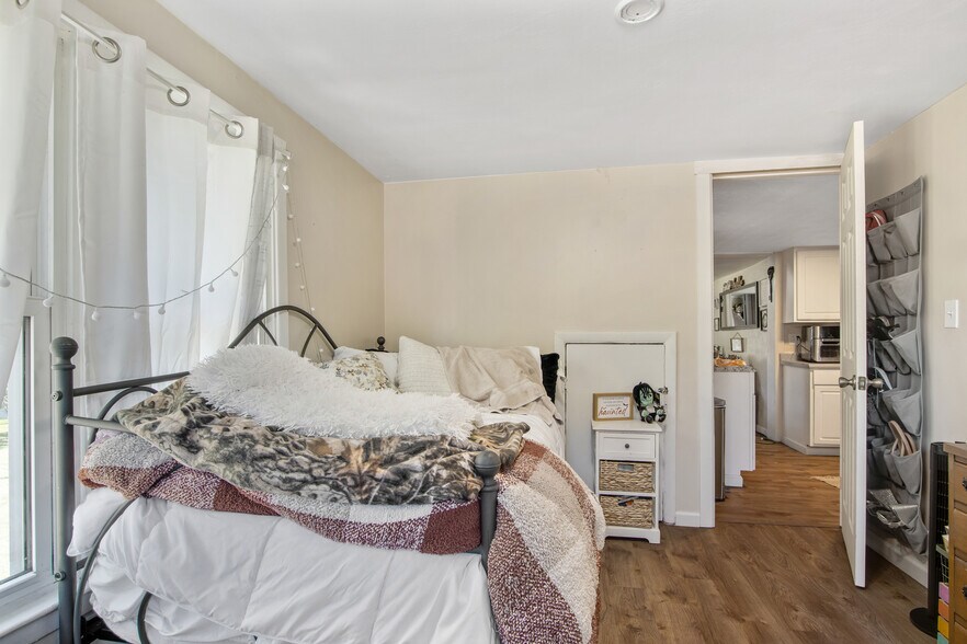 More Photos Of 6980 Nash Rd, North Tonawanda Apartments For Sale