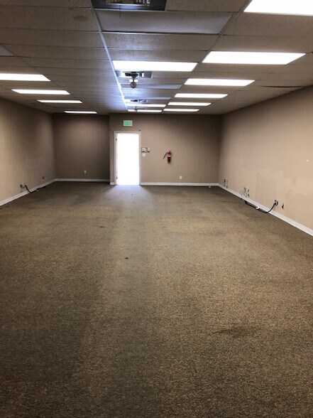 More Photos Of 7527 Coldwater Canyon Ave, North Hollywood Industrial For Lease