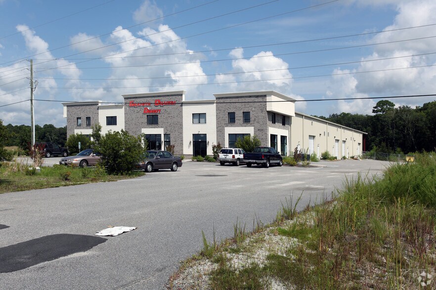 More Photos Of 3710 Palmetto Pointe Blvd, Myrtle Beach Showroom For Lease