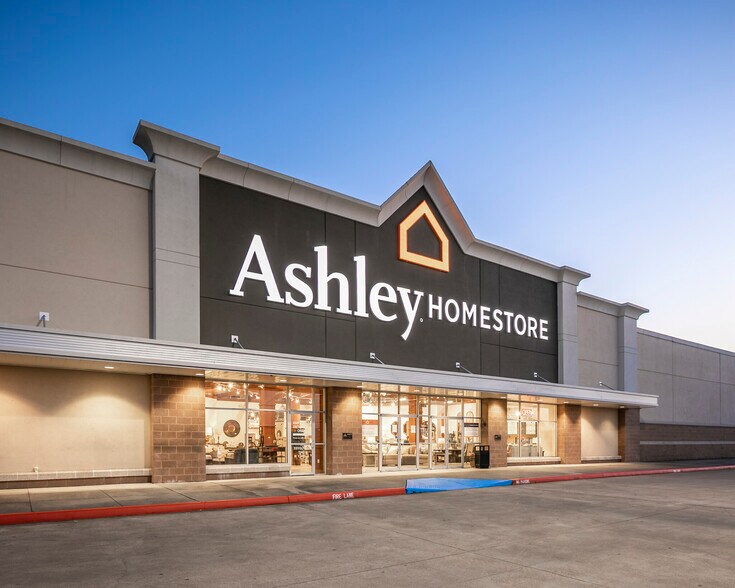 More Photos Of 5120 Fairmont Pky, Pasadena Unknown For Lease