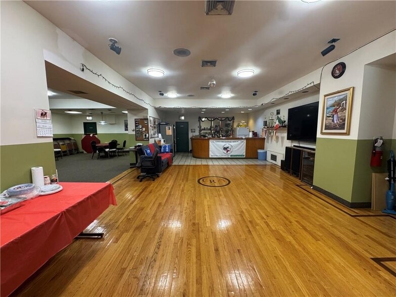 More Photos Of 1986 W 6th St, Brooklyn Specialty For Sale