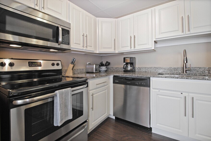 More Photos Of 107 S Washington Ave, Saginaw Apartments For Lease