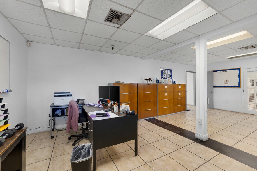 More Photos Of 7725 W 2nd Ct, Hialeah Warehouse For Sale
