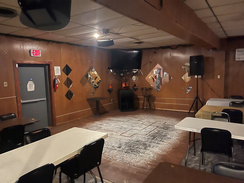 More Photos Of 2219 Evans Ave, Fort Worth Freestanding For Lease