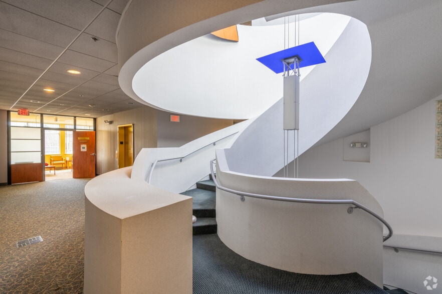 More Photos Of 84 Newbury St, Peabody Office For Lease