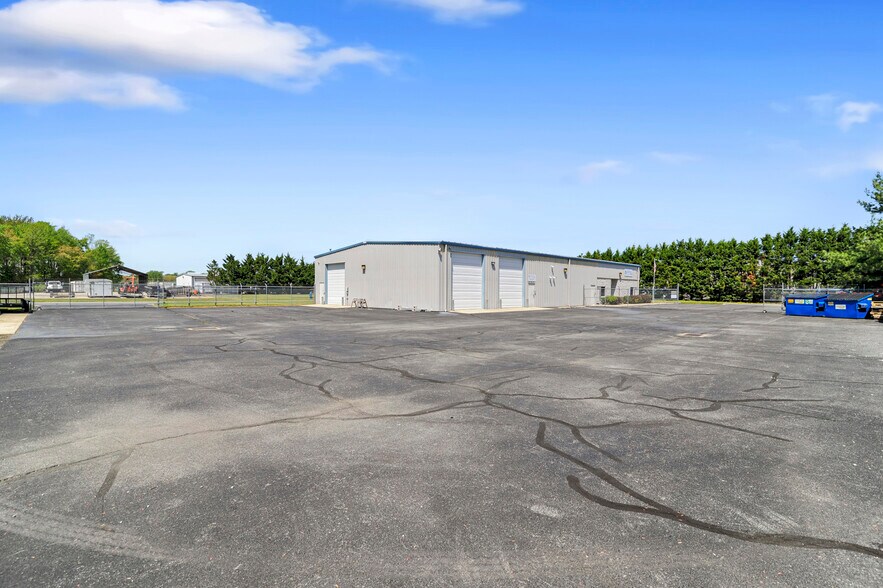 More Photos Of 198 Mullet Run, Milford Light Distribution For Sale