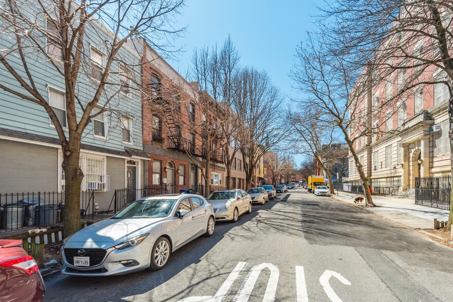 More Photos Of 51 Havemeyer St, Brooklyn Storefront Retail Office For Sale