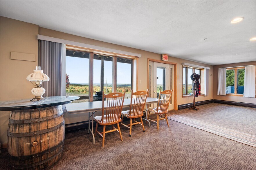 More Photos Of 341 US Route 1, Weston Hotel For Sale