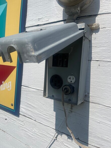 More Photos Of 801 S Main St, Blackwell Fast Food For Sale