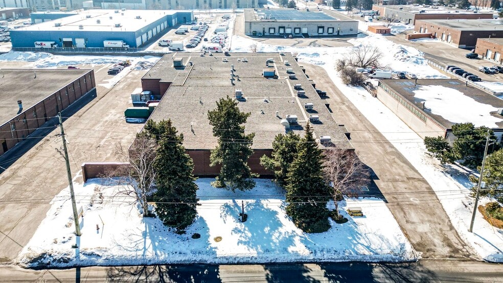 More Photos Of 75 Denison St, Markham Service For Lease