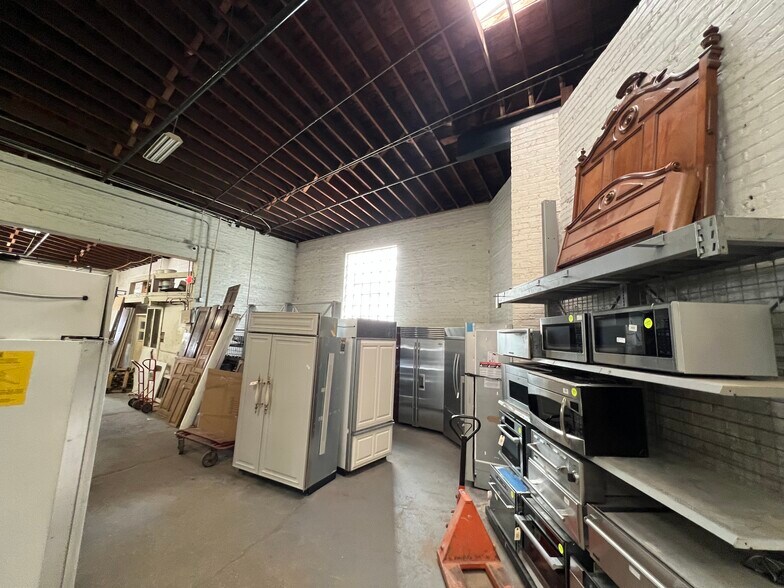 More Photos Of 7829-7839 W Grand Ave, Elmwood Park Warehouse For Sale