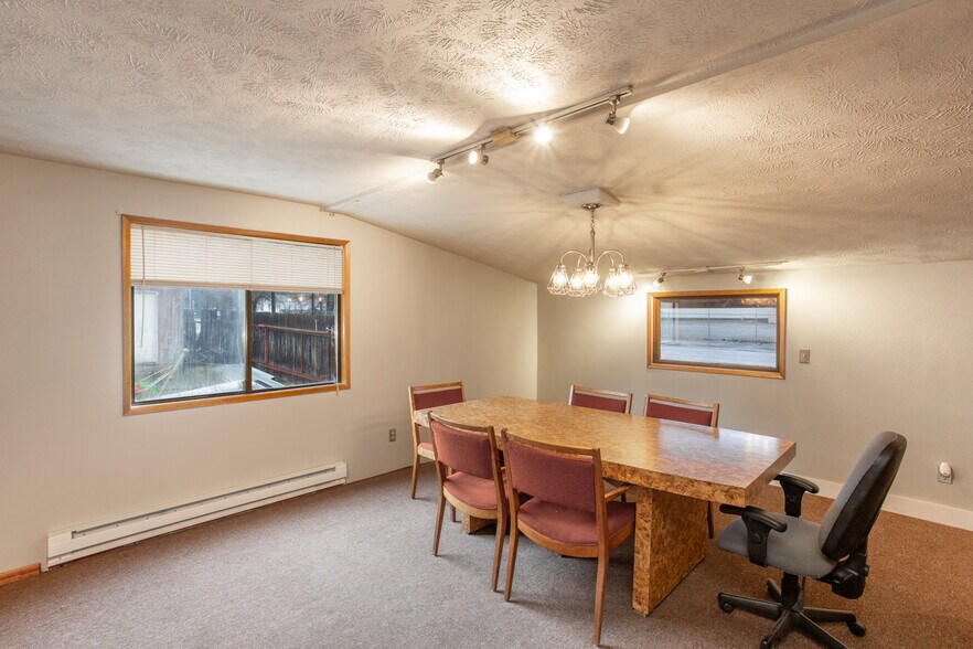 More Photos Of 10623 E Montgomery Dr, Spokane Valley Office Residential For Sale