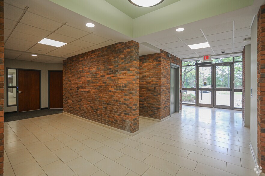 More Photos Of 3040 Charlevoix Dr SE, Grand Rapids Office For Lease