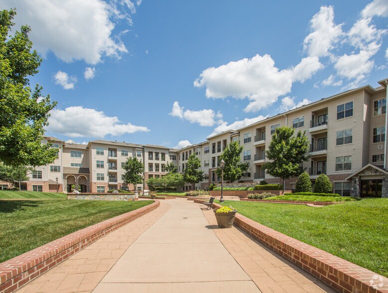 More Photos Of Mooreview Pky @ Loudoun County Pky, Ashburn Unknown For Lease