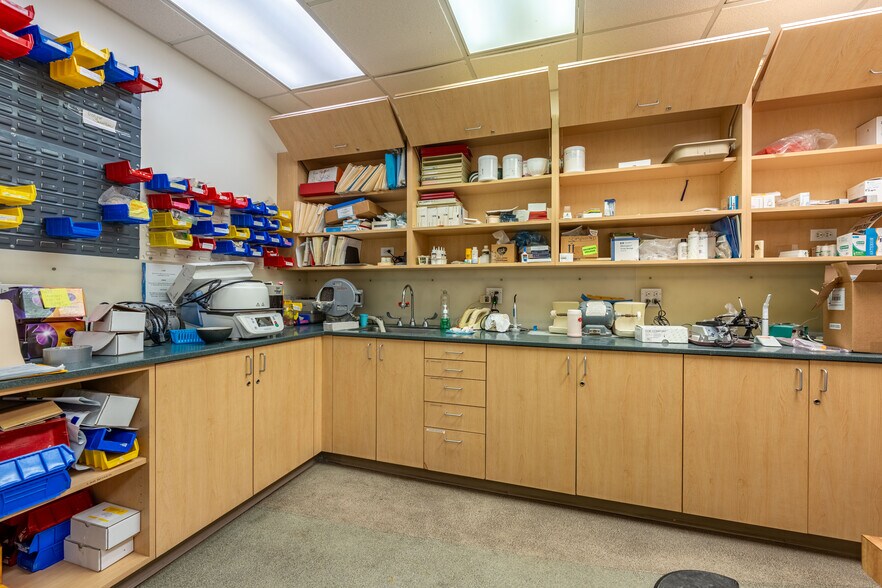 More Photos Of 875 N Milwaukee Ave, Chicago Storefront Retail Residential For Sale